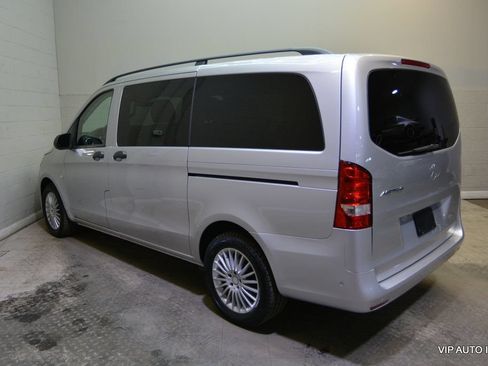 Used 2017 Mercedes-Benz Metris Passenger image 4