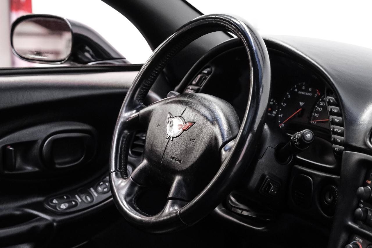 Used 2001 Chevrolet Corvette Coupe w/ Preferred Equipment Group2 RWD image 11