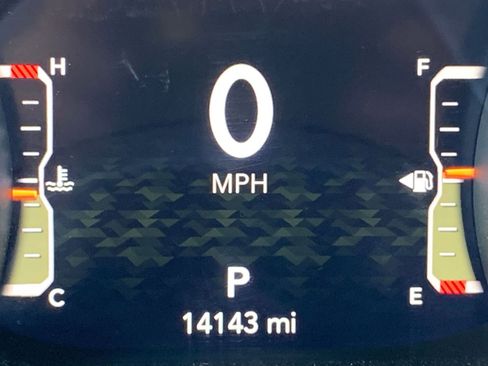 Used 2025 Jeep Wrangler Sahara image 39