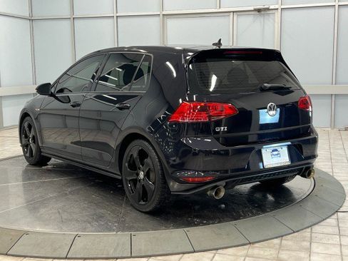 Used 2017 Volkswagen Golf S image 5