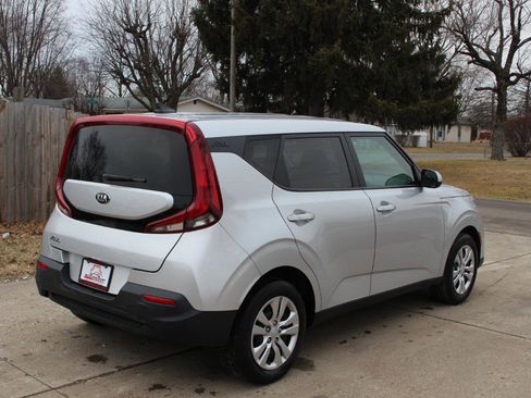 Used 2021 Kia Soul LX FWD image 9