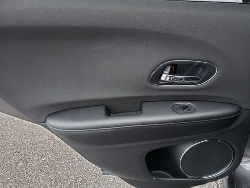 Used 2022 Honda HR-V EX image 12