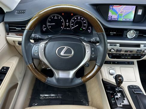 Used 2013 Lexus ES 350 w/ Luxury Pkg FWD image 14