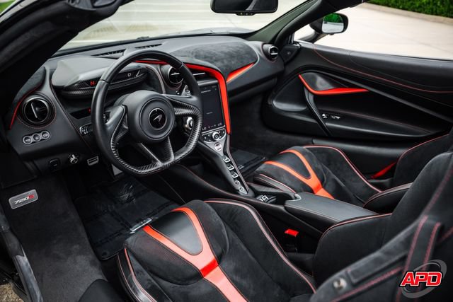 Used 2020 McLaren 720S Performance RWD image 2