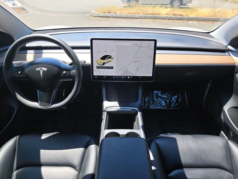 Used 2021 Tesla Model 3 Standard Range Plus RWD image 8