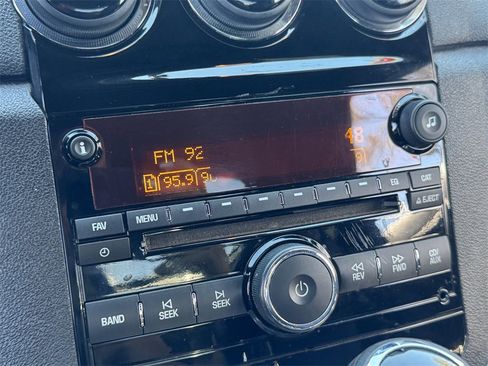 Used 2008 Saturn Sky w/ Weekend Getaway Package image 21