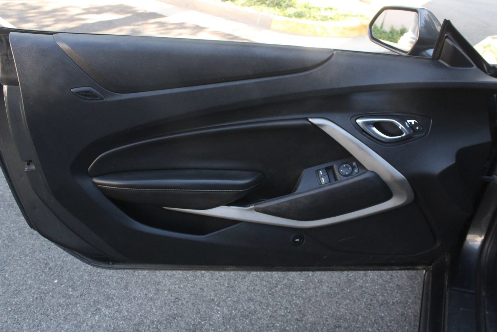 Used 2016 Chevrolet Camaro LT RWD image 15