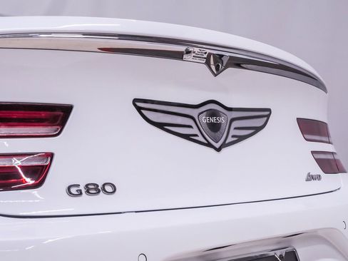Certified 2025 Genesis G80 2.5T image 10