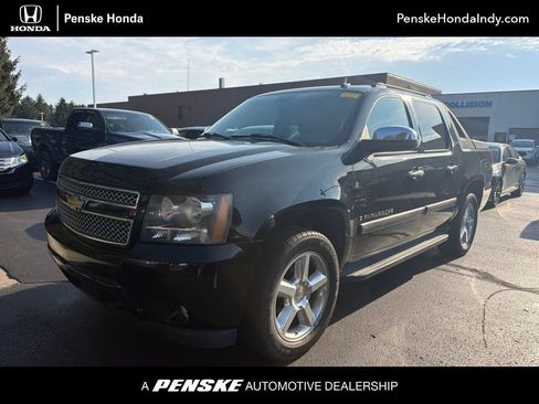Used 2008 Chevrolet Avalanche LTZ w/ LTZ Preferred Equipment Group AWD/4WD image 1