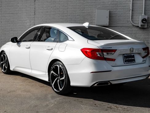 Used 2018 Honda Accord Sport image 9