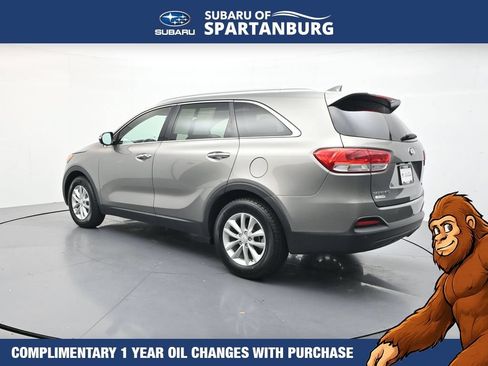 Used 2017 Kia Sorento FWD image 6