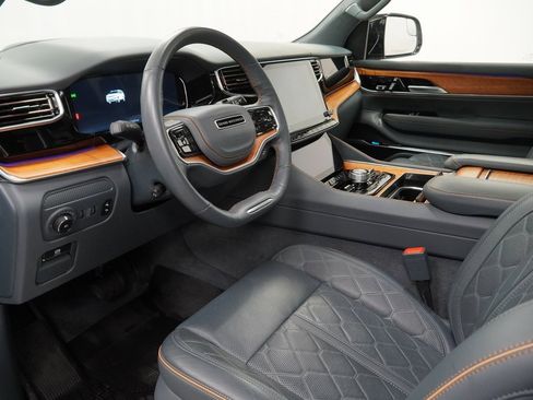 Certified 2024 Jeep Grand Wagoneer Series III w/ Rear Seat Video Group 1 image 21