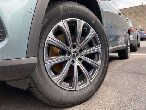 Used 2025 Mercedes-Benz GLC 300 4MATIC image 9