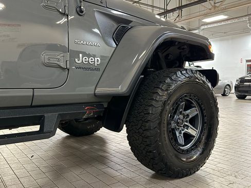 Used 2018 Jeep Wrangler Unlimited Sahara image 14