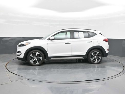 Used 2018 Hyundai Tucson Limited w/ Ultimate Package 02 FWD image 5