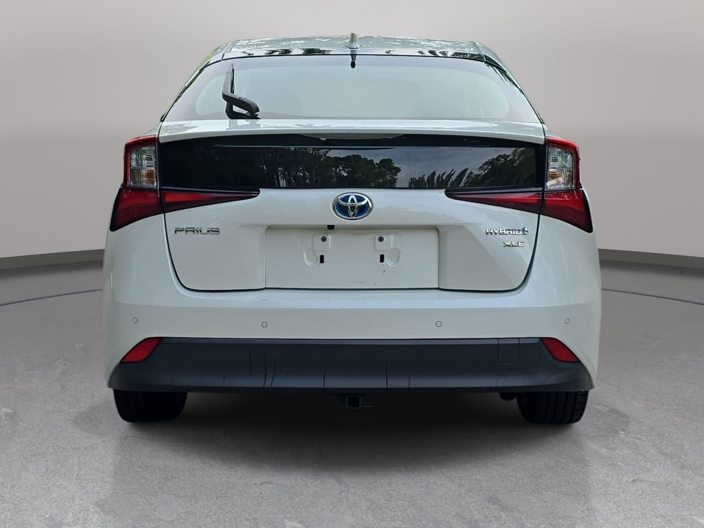 Used 2019 Toyota Prius XLE FWD image 6