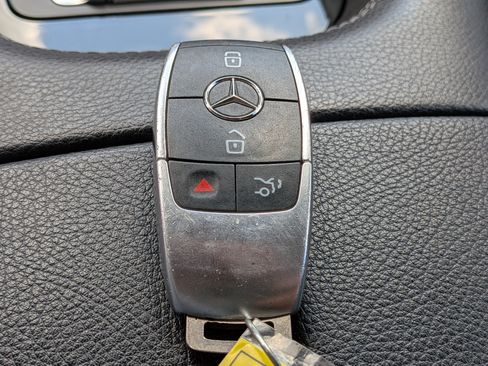 Used 2022 Mercedes-Benz GLS 450 4MATIC image 35