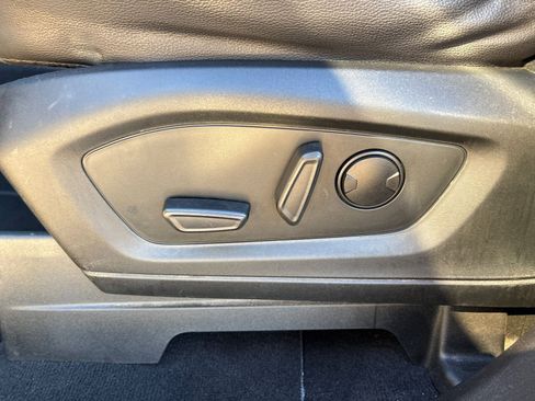 Used 2021 Ford Explorer Limited w/ Equipment Group 301A image 23