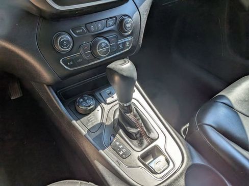 Certified 2020 Jeep Cherokee Trailhawk image 17