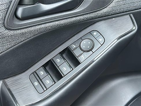 Used 2023 Nissan Rogue S FWD image 9