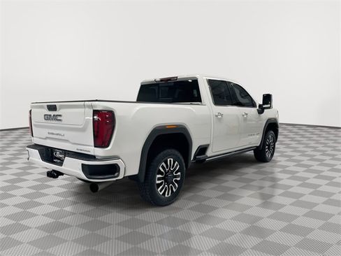 Used 2025 GMC Sierra 2500 Denali Ultimate image 11