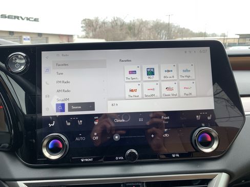 Used 2024 Lexus RX 350 w/ Convenience Package image 23