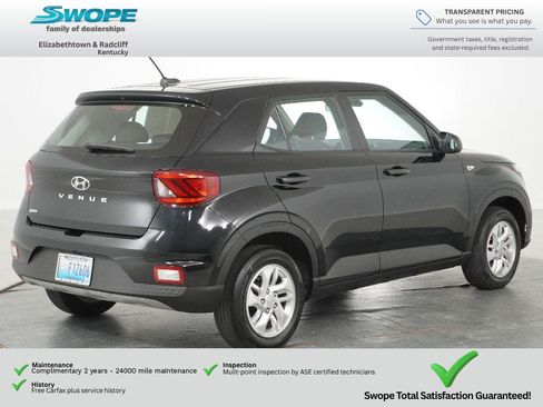 Certified 2023 Hyundai Venue SE w/ Cargo Package FWD image 3