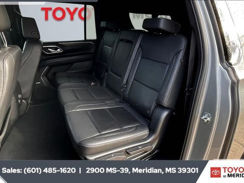 Used 2023 Chevrolet Suburban LT image 18