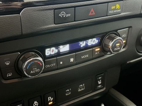 Used 2024 Nissan Frontier SV w/ SV Convenience Package image 23