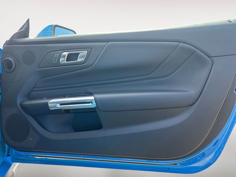 Used 2025 Ford Mustang Premium RWD image 25
