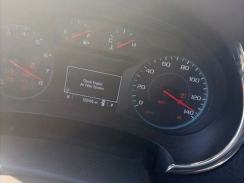 Used 2019 Chevrolet Malibu LT FWD image 1