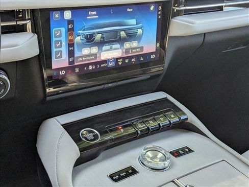 New 2025 Lincoln Navigator Reserve image 11