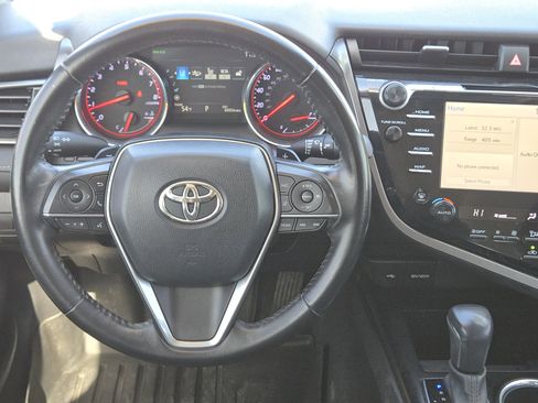 Used 2020 Toyota Camry XSE image 25