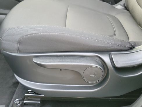 Certified 2025 Hyundai Tucson SE image 17