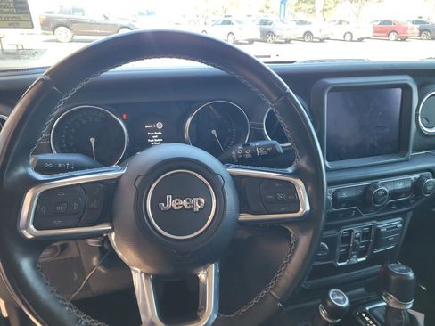 Used 2022 Jeep Wrangler Unlimited Sahara image 8