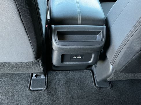 Used 2024 Nissan Pathfinder S image 28