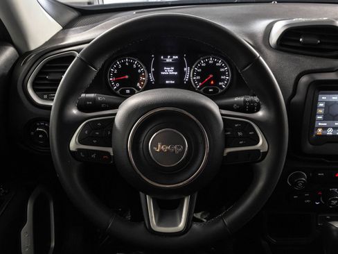 Used 2020 Jeep Renegade Latitude FWD image 27