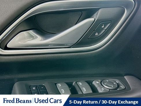 Used 2022 Chevrolet Suburban LT w/ LT Signature Plus Package image 18