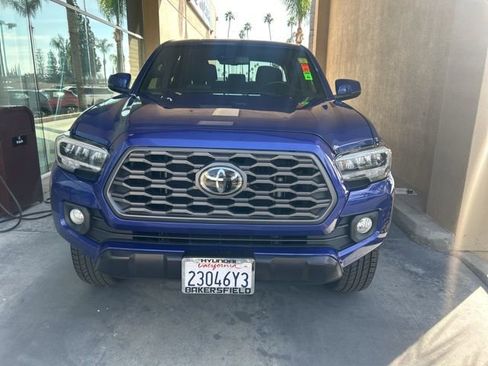 Used 2022 Toyota Tacoma TRD Off-Road w/ Technology Package image 29