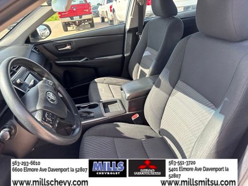 Used 2016 Toyota Camry LE FWD image 11