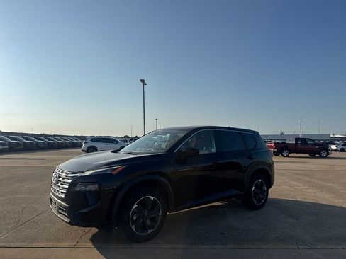 Certified 2025 Nissan Rogue SV AWD/4WD image 9