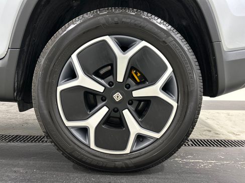 Used 2024 Rivian R1T Adventure AWD/4WD image 10
