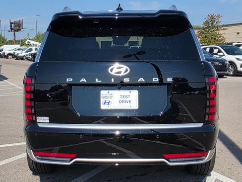 New 2026 Hyundai Palisade Calligraphy FWD image 7