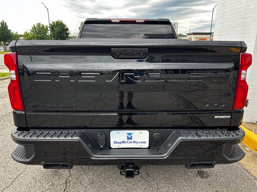 New 2026 Chevrolet Silverado 1500 RST w/ Dark Appearance Package AWD/4WD image 4