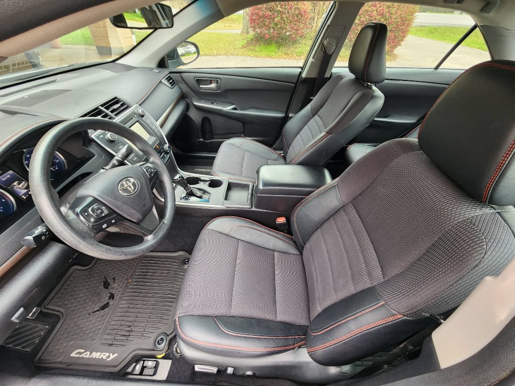 Used 2016 Toyota Camry LE FWD image 7