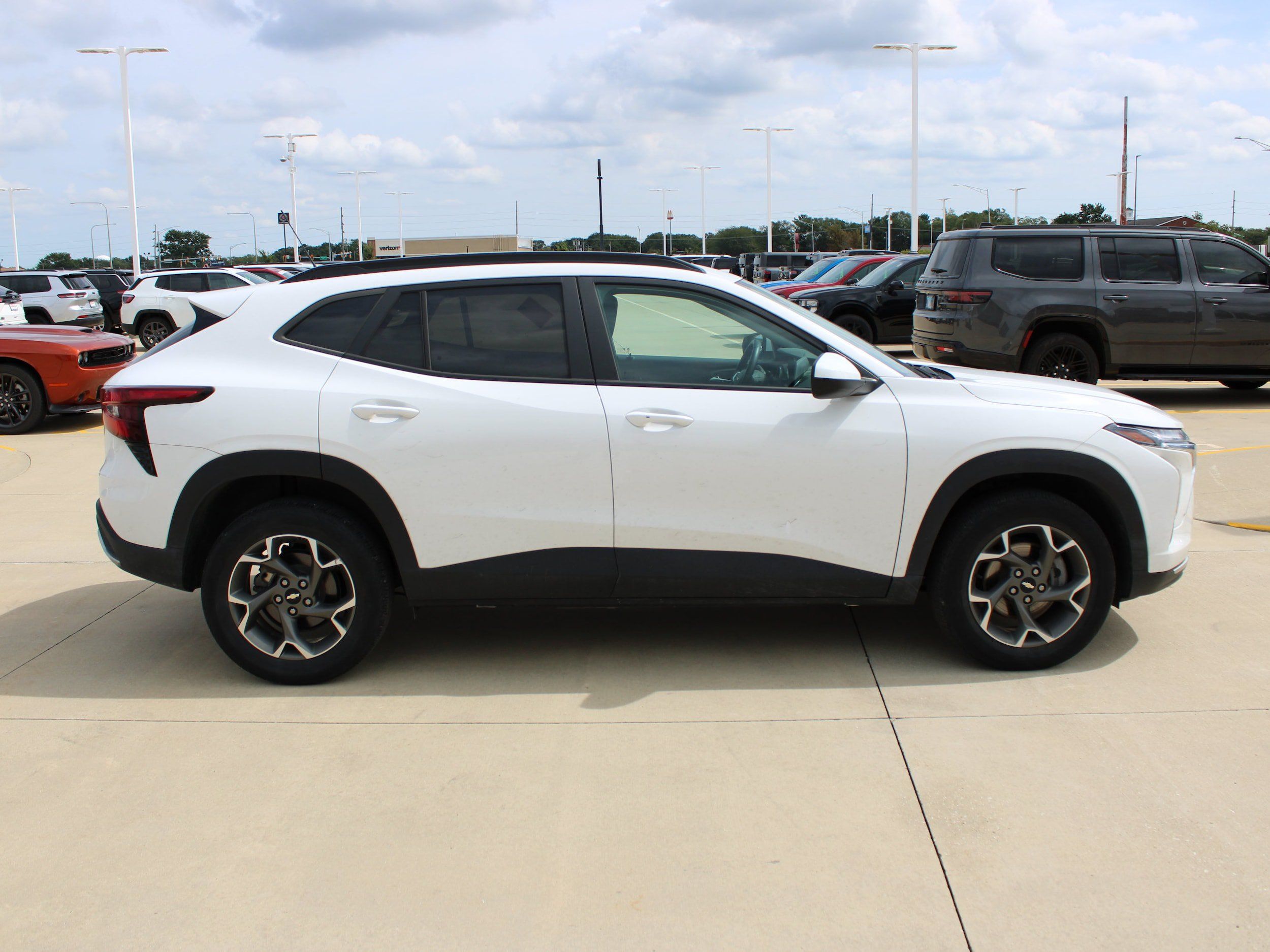 Used 2025 Chevrolet Trax LT w/ Driver Confidence Package FWD image 6