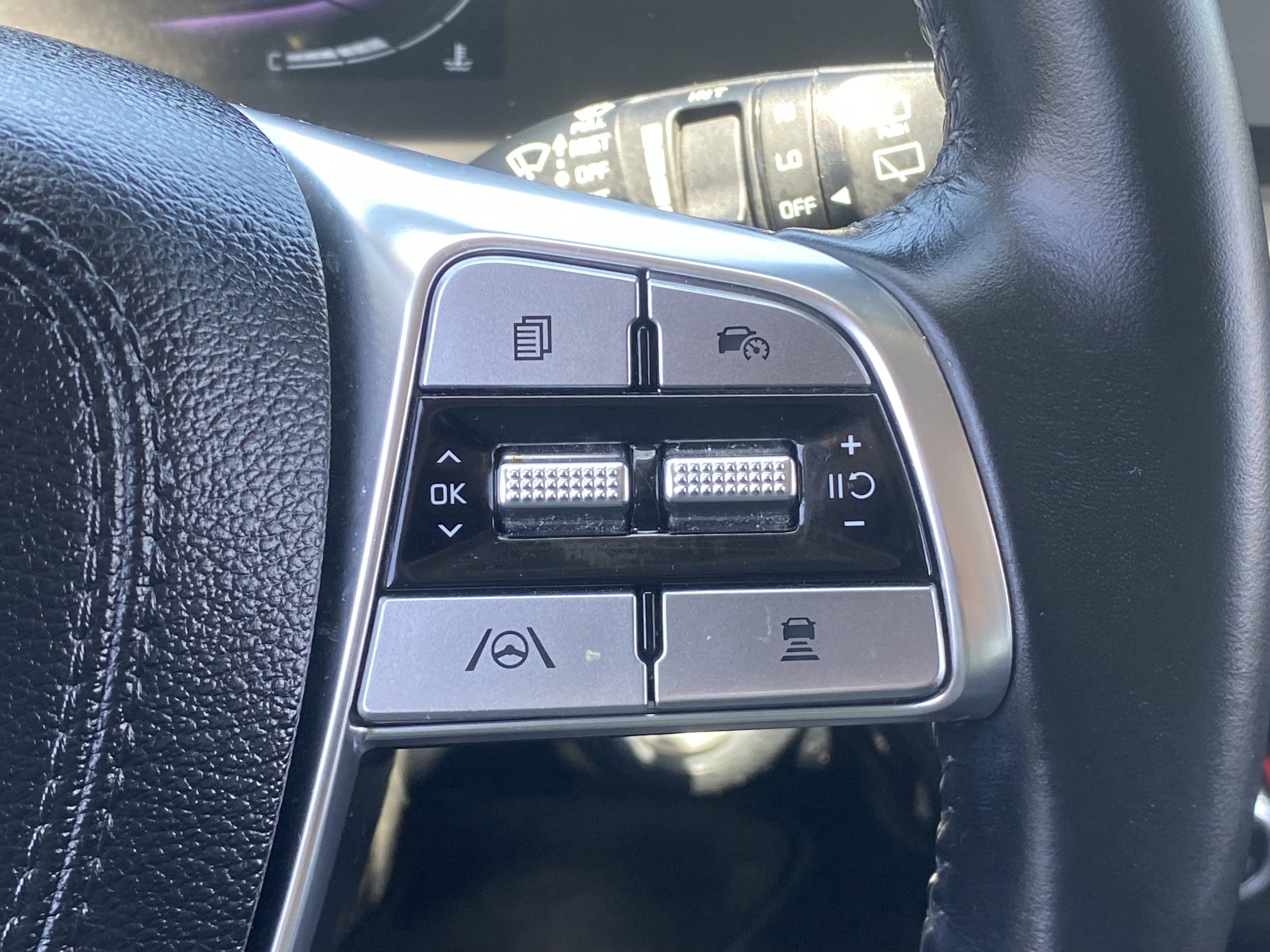 Used 2023 Kia Telluride S FWD image 24