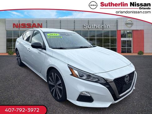 Certified 2022 Nissan Altima 2.5 SR image 1
