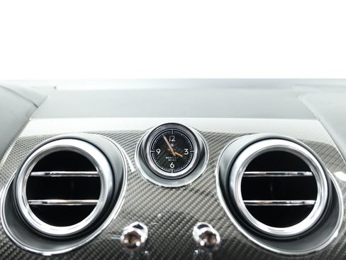 Used 2019 Bentley Bentayga image 30