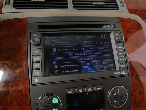 Used 2010 Chevrolet Suburban LTZ AWD/4WD image 23